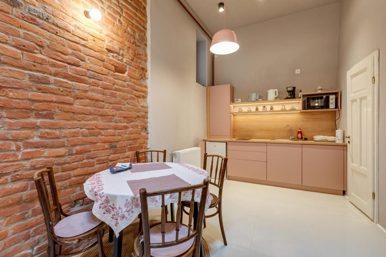 Apor Apartments คลูจ-นาโปกา ภายนอก รูปภาพ